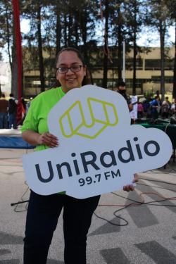 Un día de radio en UNIRADIO 99.7 FM 