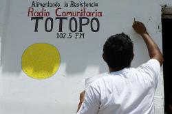 Segunda parte de la entrevista a Carlos Sánchez Martínez. Coordinador de Radio Totopo.